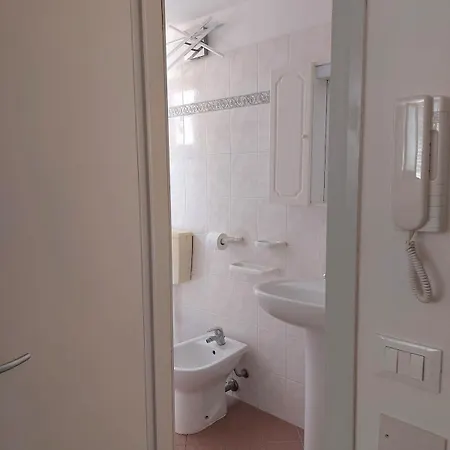 Petit Biscuit - Wi-fi - Kitchen - Ac - Parking Apartament *