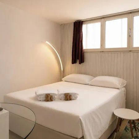 Petit Biscuit - Wi-fi - Kitchen - Ac - Parking Apartment *